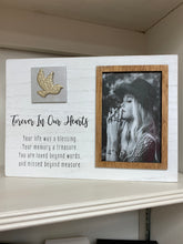 Load image into Gallery viewer, Faith 4x6 Inspirational Frame
